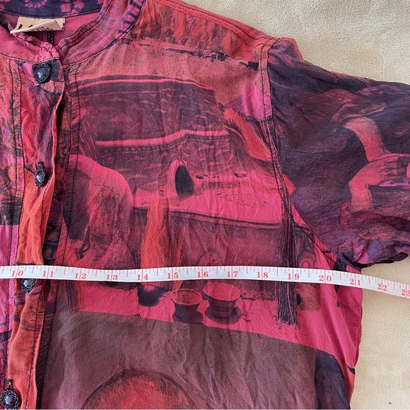 URU women’s 100% Silk Top. Button down. - Picture 7 of 7